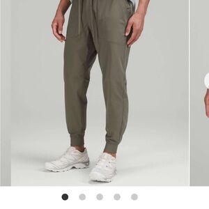 lululemon athletica Men's Green Joggers